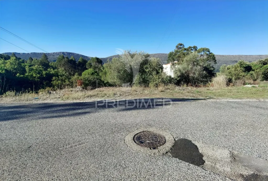 Aed - Urban Plot with Field View in Minde / Alcanena