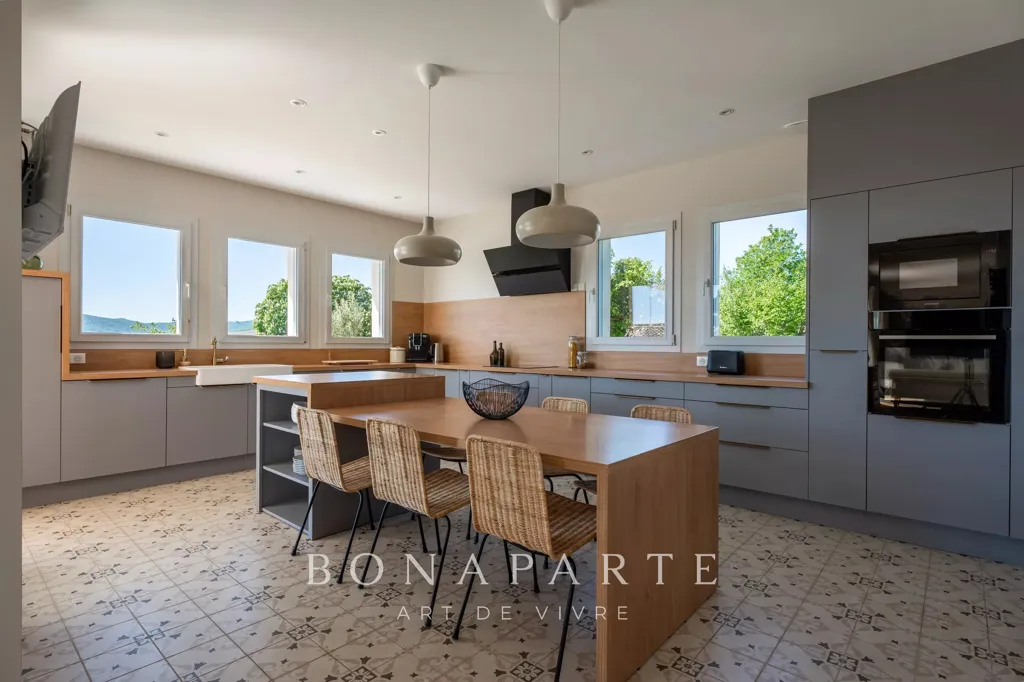 Cuisine - Villa d'Exception avec Vue Panoramique au Cœur des Vignes