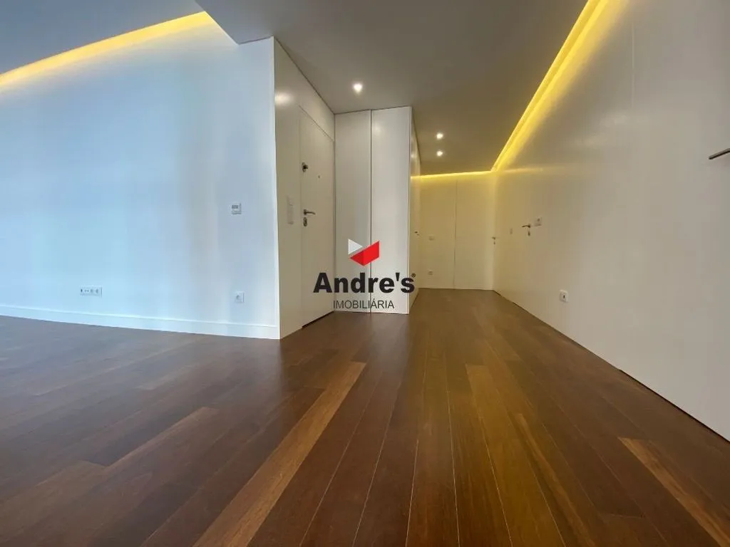 Elutuba - Remodelled Flat with Elevator in Boavista, Porto
