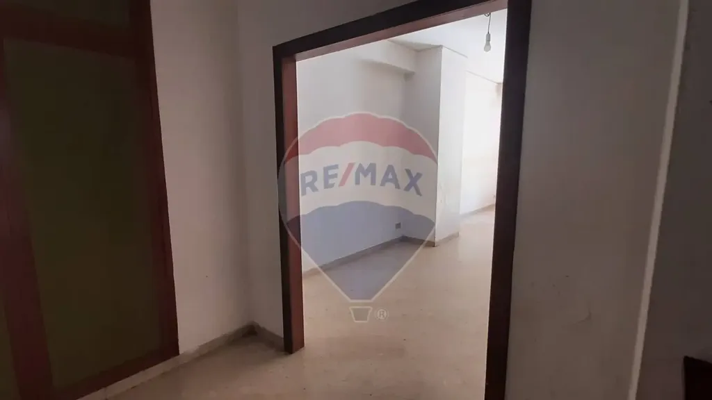 Esik - Ground Floor Apartment with Terrace in Palermo