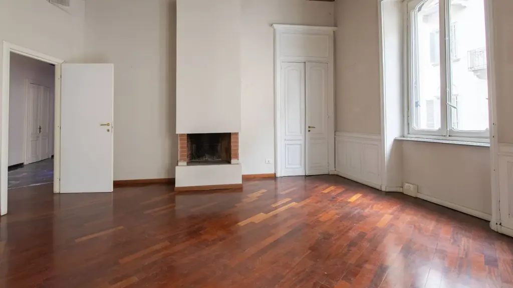 Living Room - Liberty Style Apartment with Bow Window in Turin