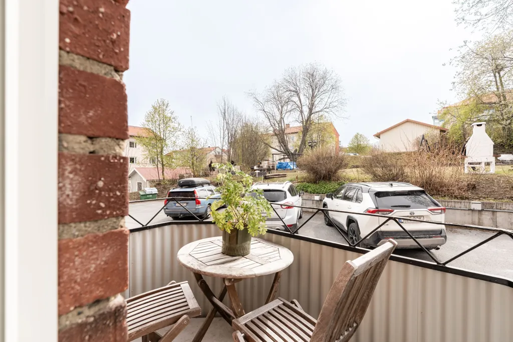 Balcone - Bright Three-Room Apartment with Balcony in Frösön