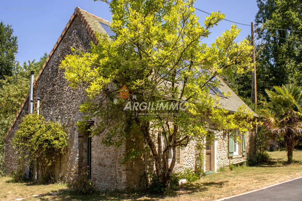 Extérieur - Ensemble Immobilier avec Piscine à 20 min du Mans