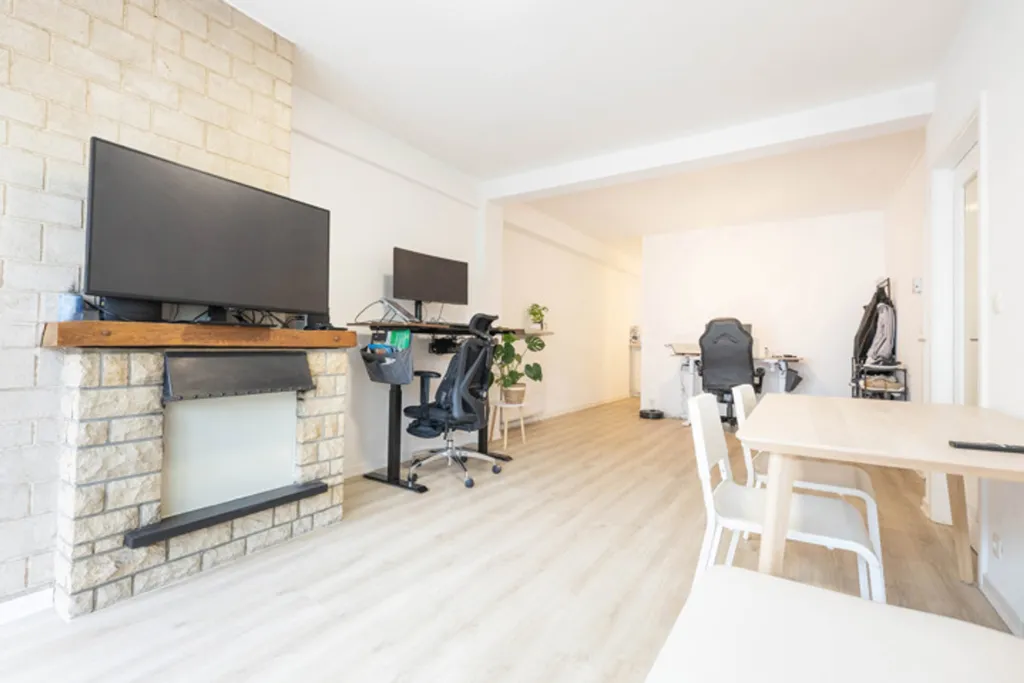 Séjour - Appartement Rénové avec Terrasse à Waterloo
