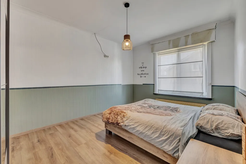Magamistoad - Spacious House with Undercroft in Markegem