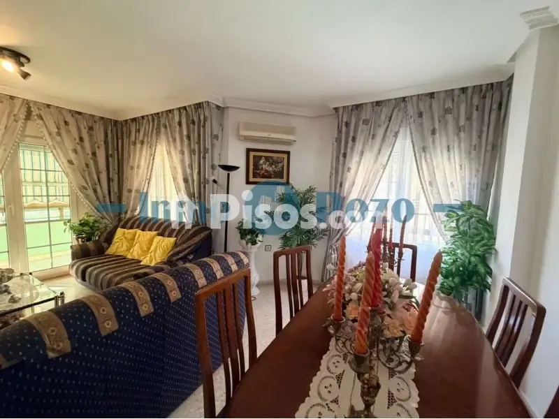 Sala da pranzo - Spacious Apartment with Balconies in Almendralejo