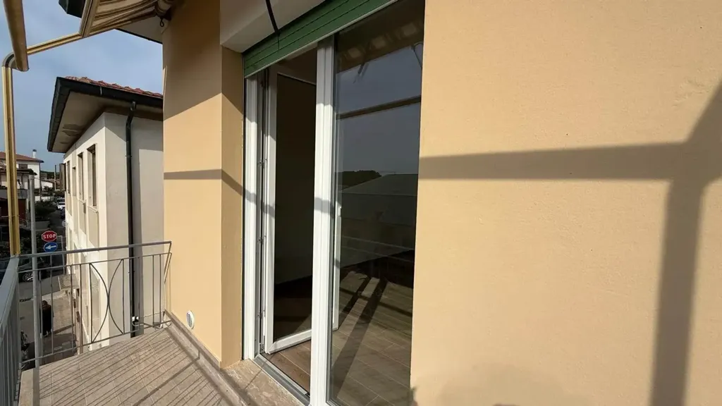 Rõdu - Rustic Apartment with Balcony in Cecina