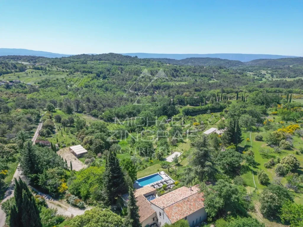 Õhuvaade - Luxury Stone House with Pool near Murs