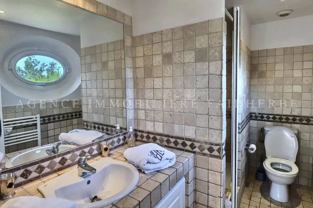 Salles de bain - Villa de Luxe avec Piscine à Saint-Tropez