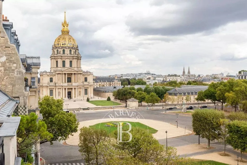 Balcony - Luxury Duplex with East-West View in Paris 7th