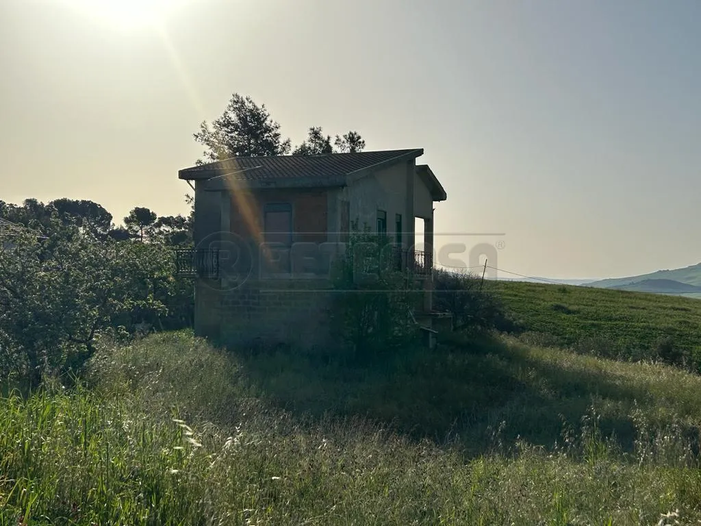 Aed - Semi-Completed Terraced House with Balconies in Caltanissetta