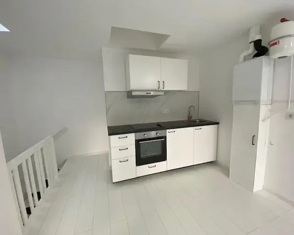 Kitchen - Luxury Studio with West Facing View in Rotterdam