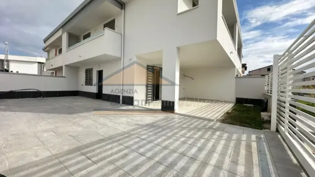 Extérieur - New Semi-Detached Villa with Balcony in Parete