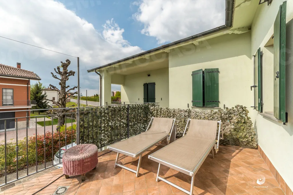 Terrass - Rustic Villa with Garden in Minerbio