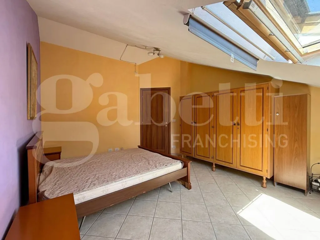 Chambres - Bright Mansard Apartment in Bra