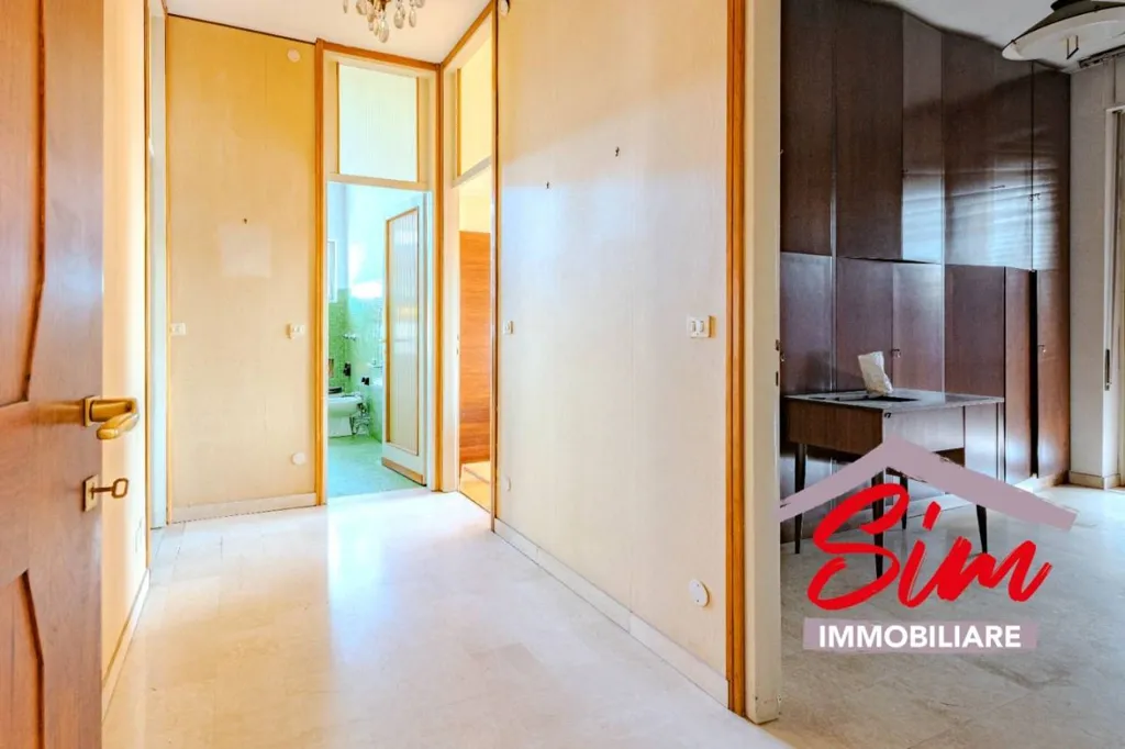 Esik - Restoration Villa with Garden in Romentino