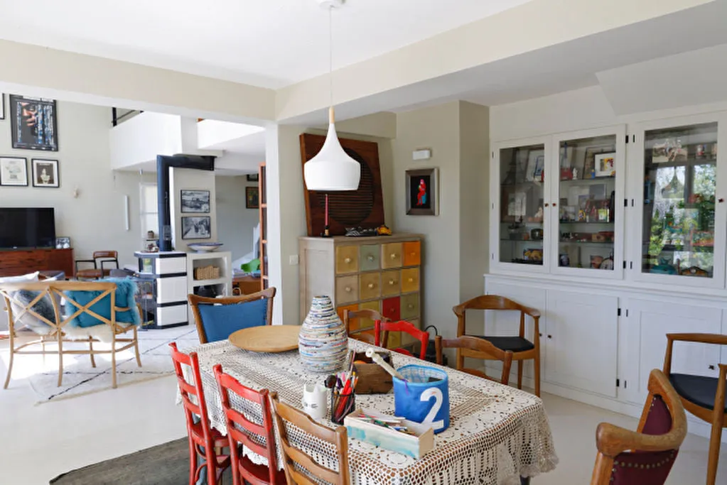 Salle à manger - Villa de 10 Pièces avec Jardin à Chambourcy