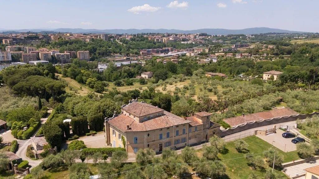 Õhuvaade - Baroque Villa with Private Garden in Siena