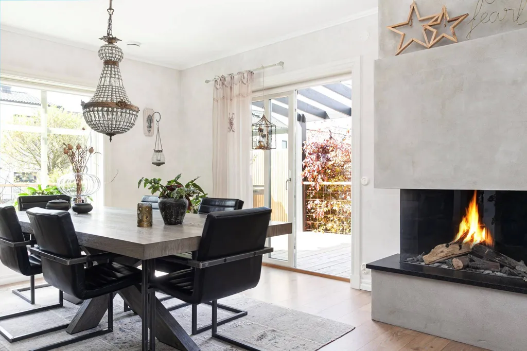 Söögituba - Charming Villa with Pool in Suburban Area