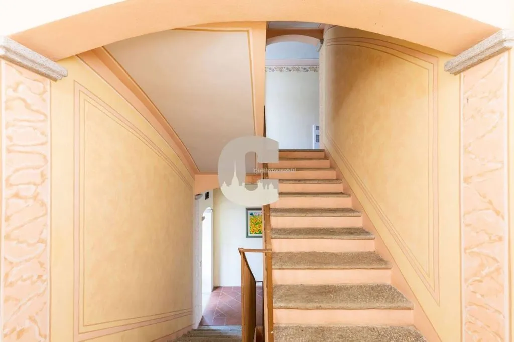Toad - Luxury Villa with Panoramic Views in Revigliasco d'Asti