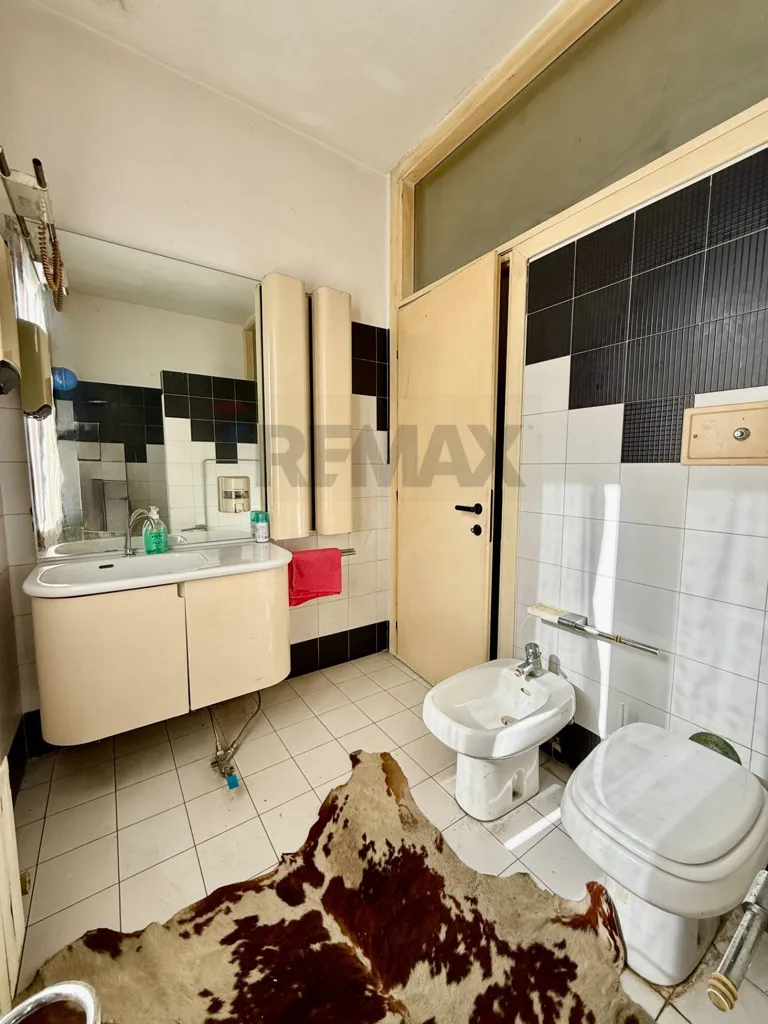 Salles de bain - Restaurant with Apartment in Cremona's Migliaro