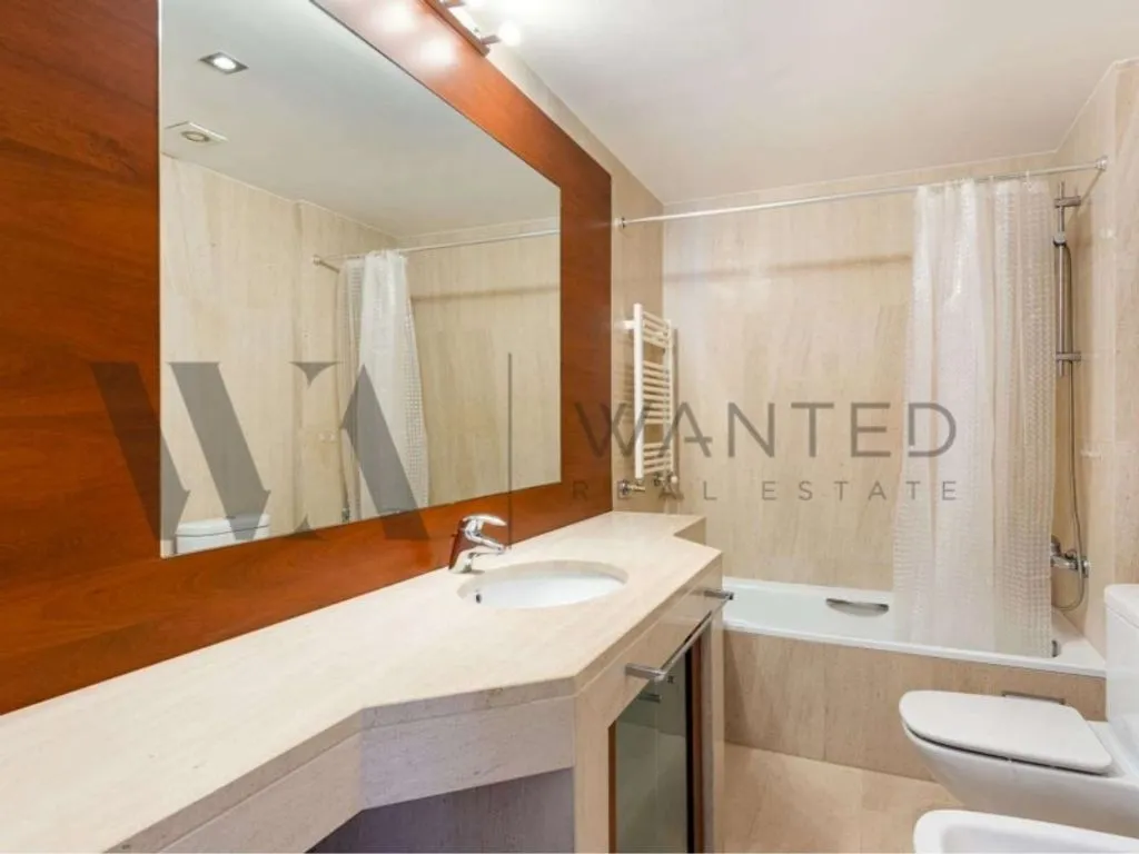 Salles de bain - Luxury Duplex Flat with Terrace in Oeiras