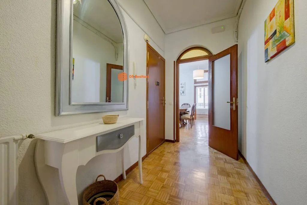Entrée - Luxury Apartment with Balconies in Madrid Centre