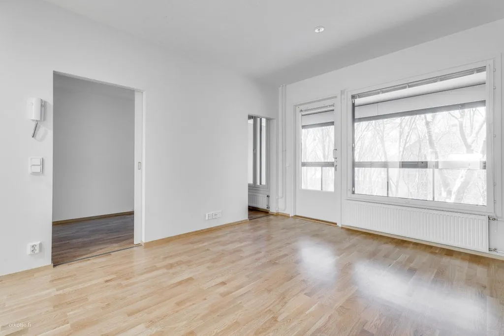 Toad - Modern Flat with Glazed Balcony in Kakola