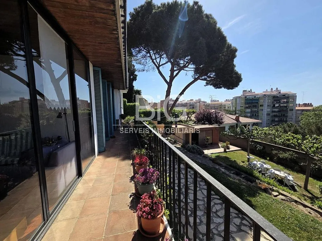 Rõdu - Chalet with Pool and Terrace in Mataró