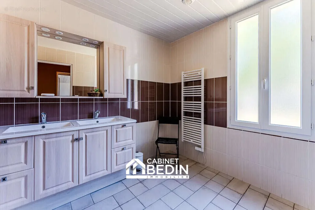Vannitoad - Character House with Garden in Salles