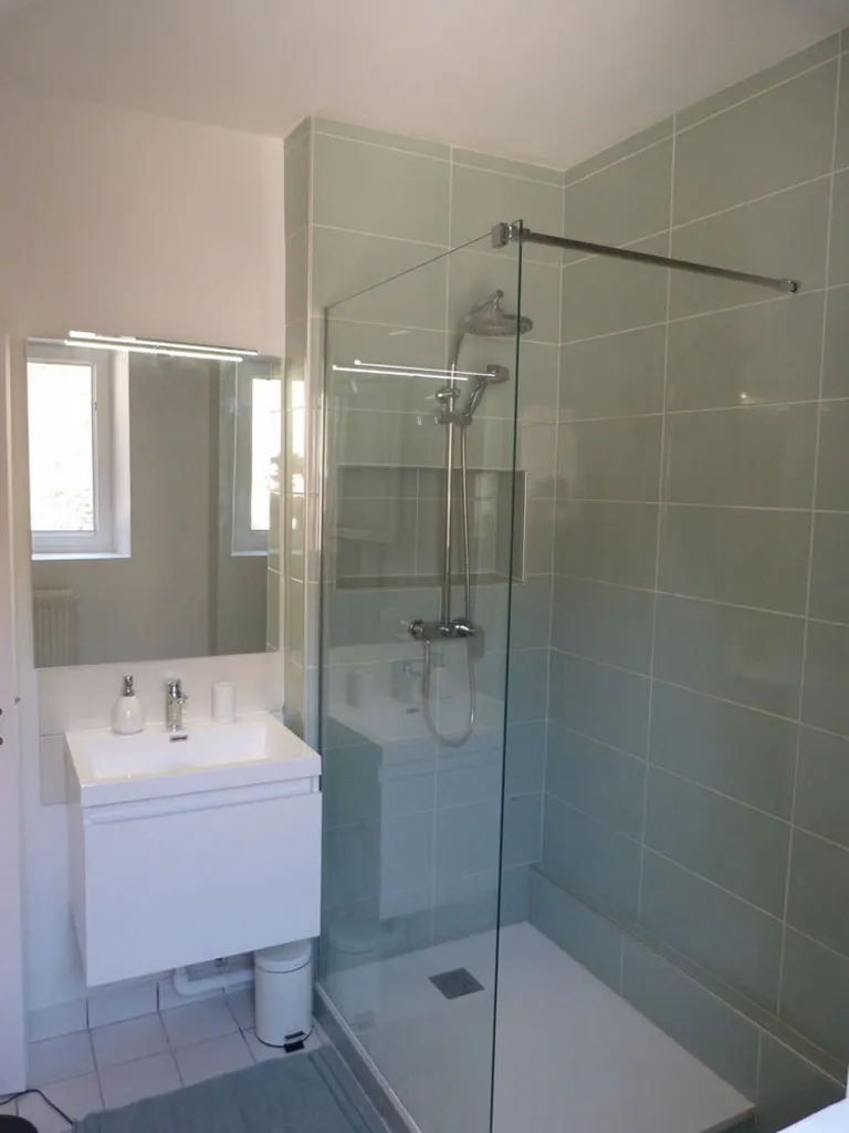 Salles de bain - Studio Meublé au Centre de Mer