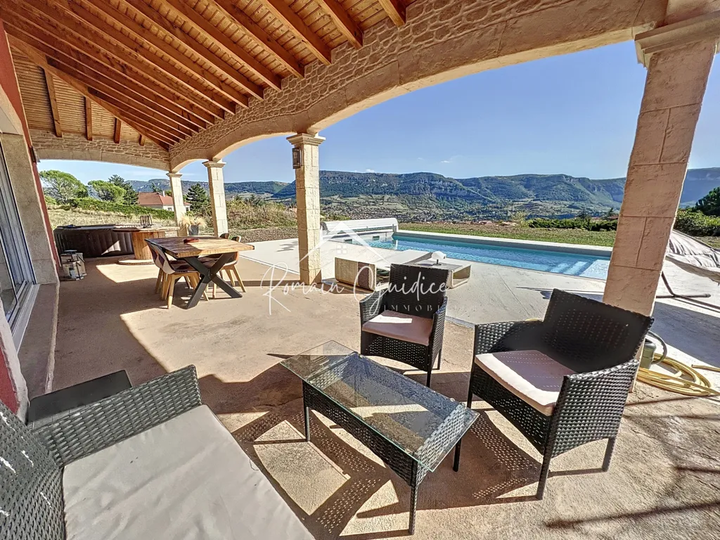 Terrass - Villa with Impressive View in Millau