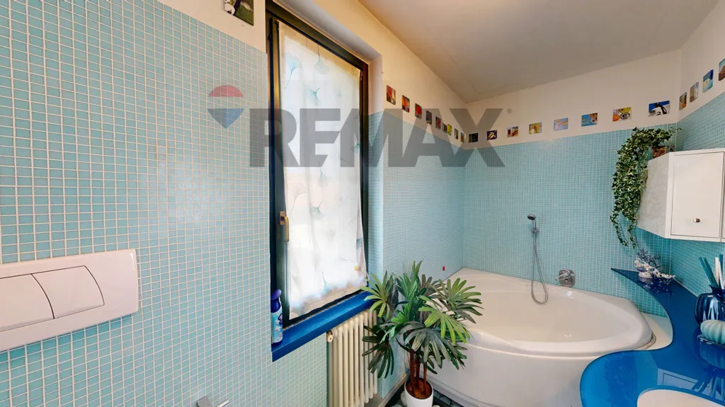 Salles de bain - Charm Duplex with Veranda in Lentate Sul Seveso