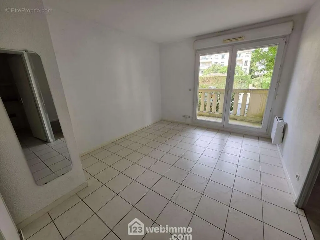 Pièces - Appartement avec Piscine et Parking à Blanquefort