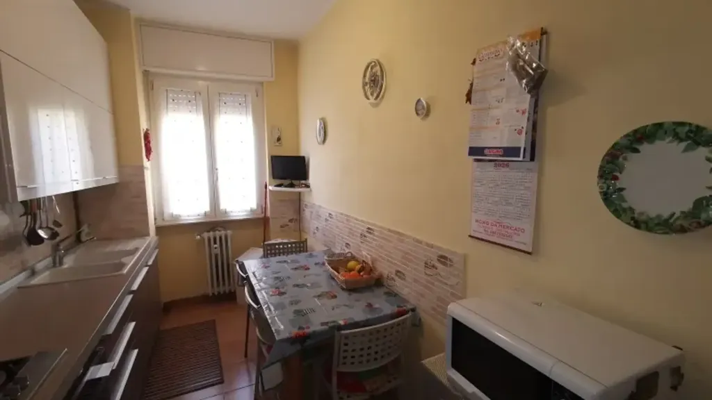 Köök - 3-Bedroom Apartment with Balcony in Meda