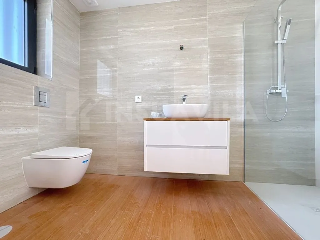 Bathrooms - Modern Villa with Pool near Caminha