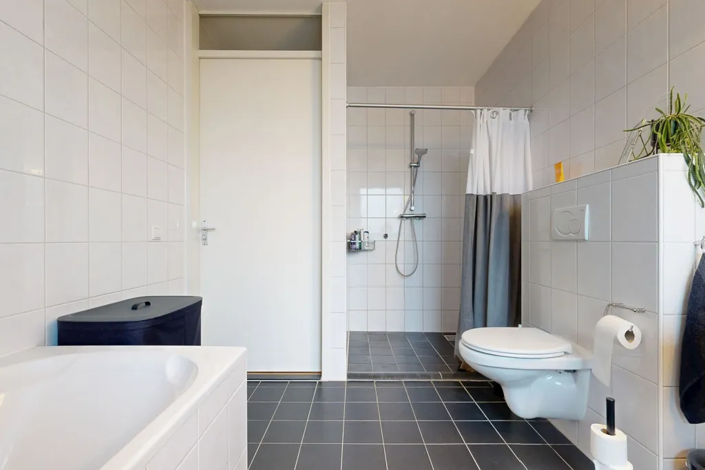 Salles de bain - Apartment with Panoramic View in Woerden