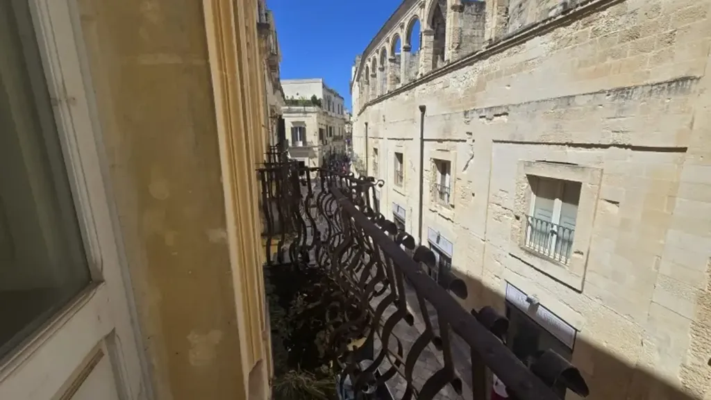 Rõdu - Rented Apartment with Balcony in Lecce