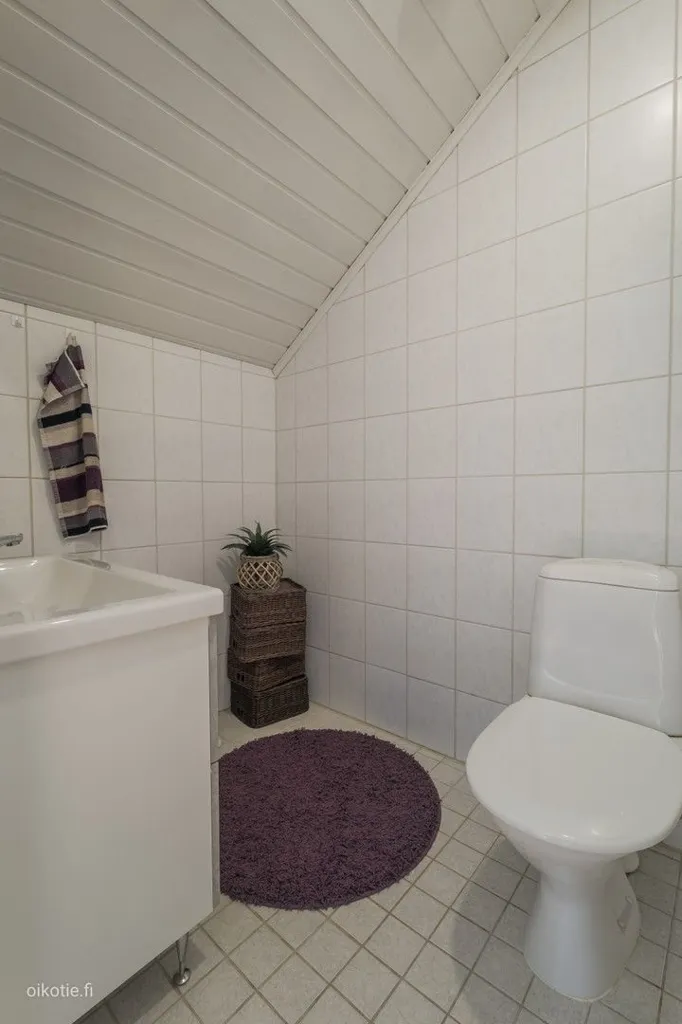 Bathrooms - Classical House with Garden in Lohja