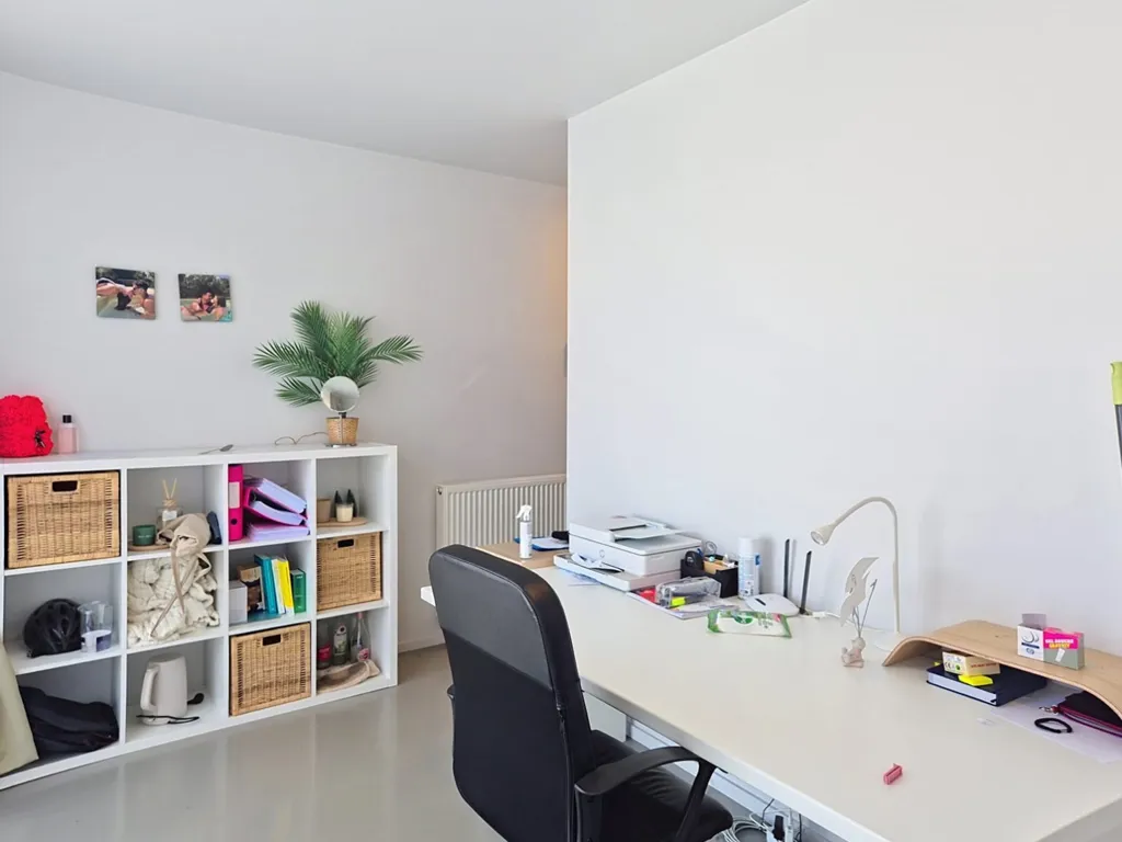 Bureau - Appartement Moderne avec Double Vitrage à Kortrijk