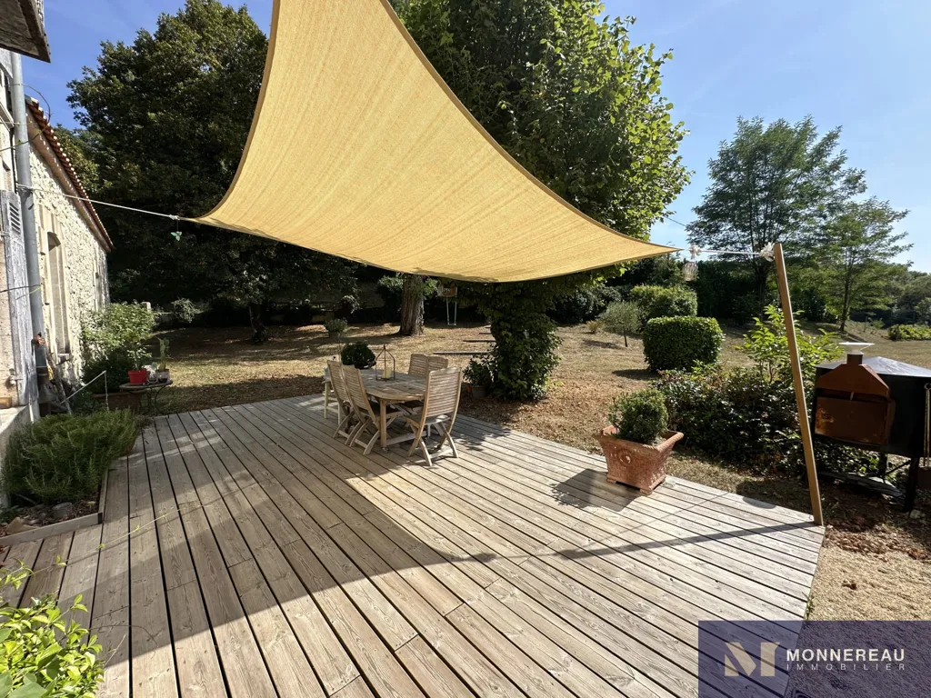 Terrass - Maison de Maître with Pool in Montguyon