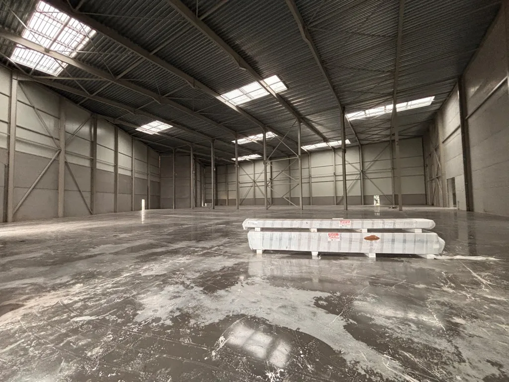 Stanze - Logistic Site with Office Space in Harelbeke