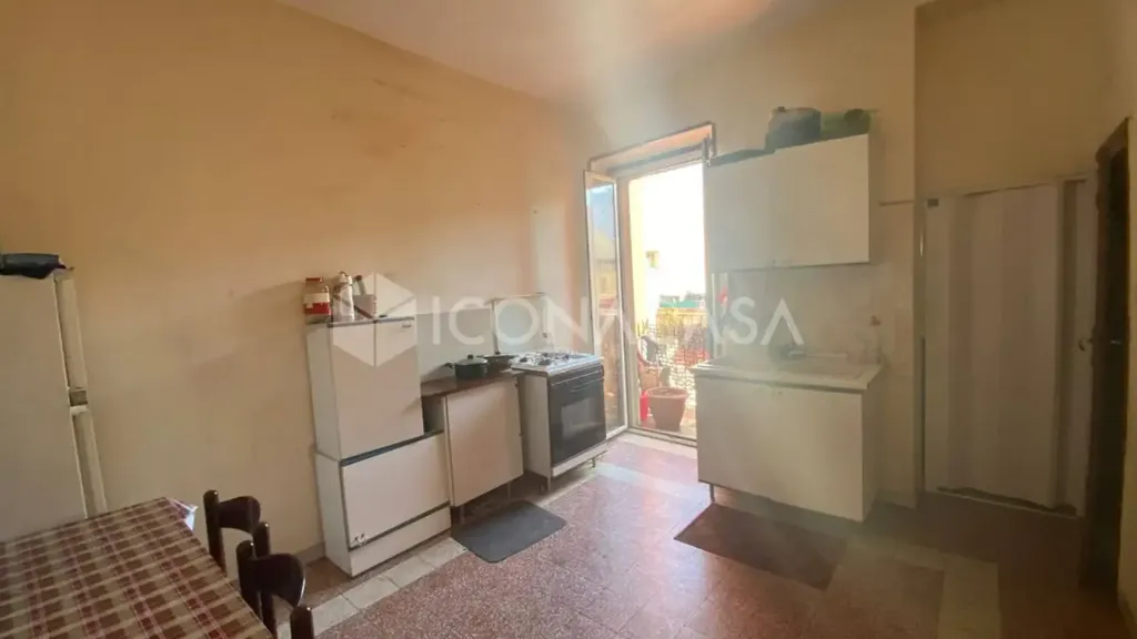 Cuisine - Triplex with Double Aspect in Barletta