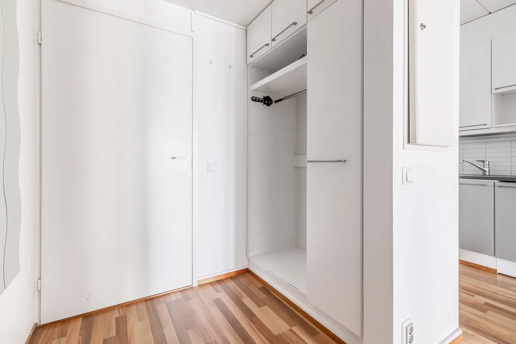 Pièces - Spacious Apartment with Balcony in Veromies, Vantaa