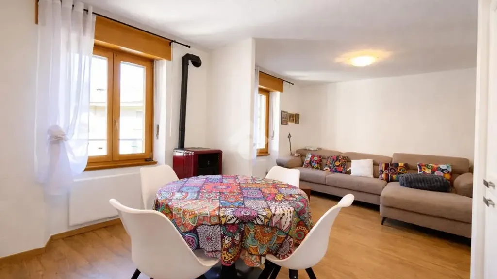 Salle à manger - Trilocale with Private Garden in Grosio
