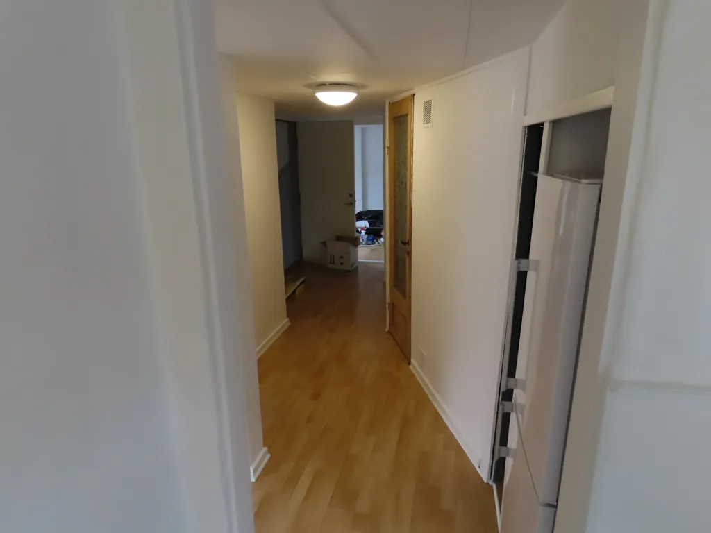 Ingresso - Old-Style Flat in Central Location