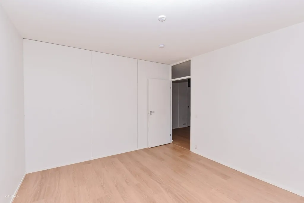 Toad - Top-Floor Flat with Balcony in Mikkola