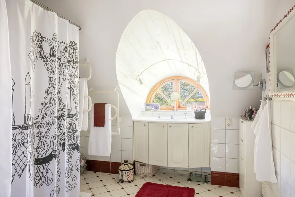 Vannitoad - Scandi Farmhouse with Pool and Views in Ystad