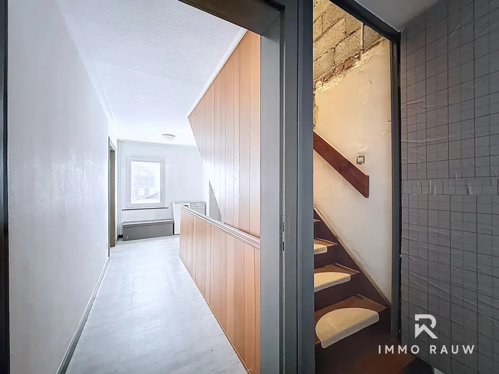 Entrée - Maison à Trois Façades avec Potentiel d'Aménagement à Elsenborn