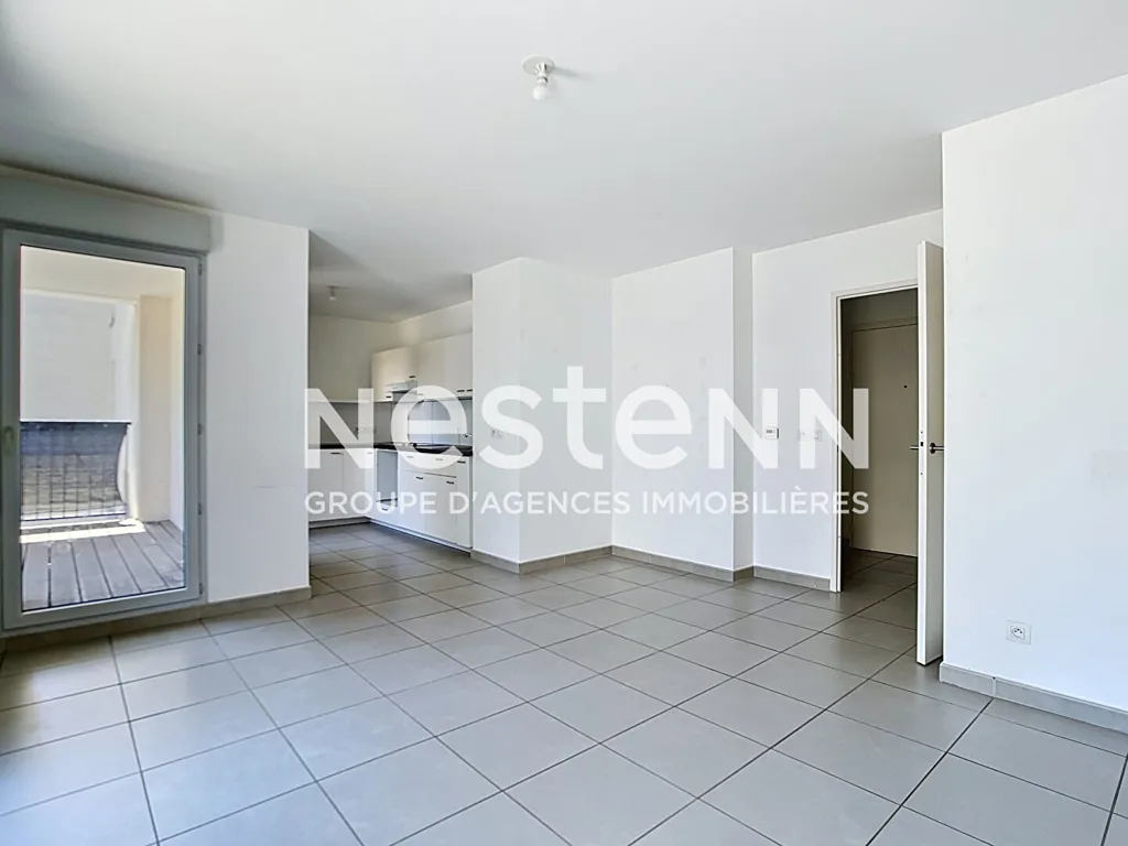 Elutuba - T3 Apartment with Balcony in Sathonay-Camp